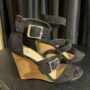 Women’s size 10 wedge heel